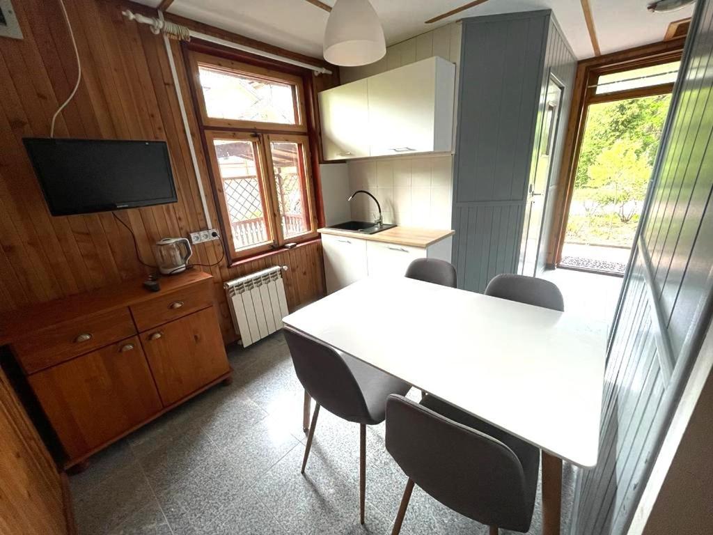 Zarzecze 27A Villa เอากุสตูฟ ภายนอก รูปภาพ